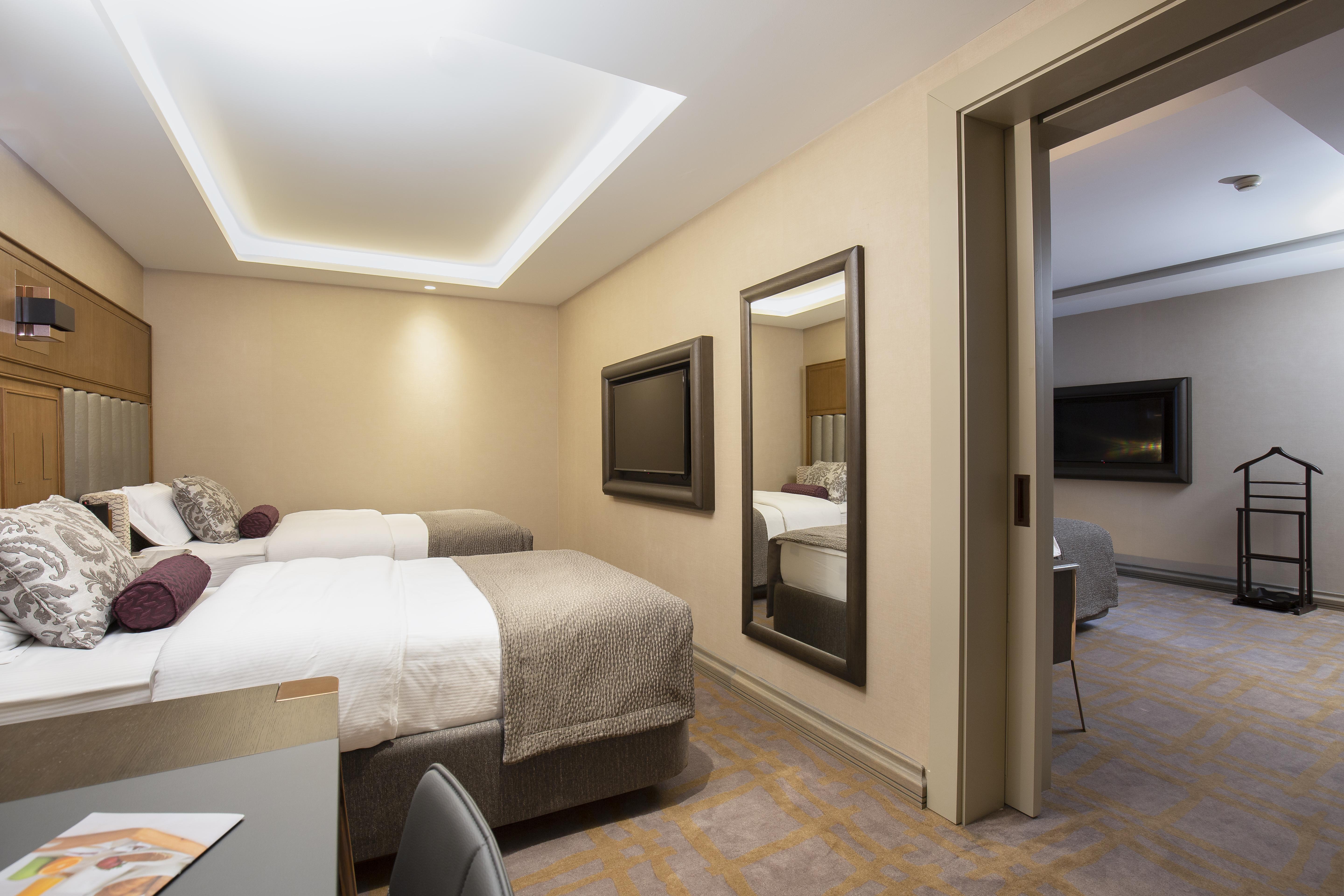 فندق ألميرا بورصة المظهر الخارجي الصورة A suite at the hotel